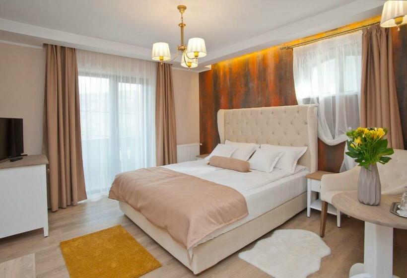 Пансион Uphill Residence