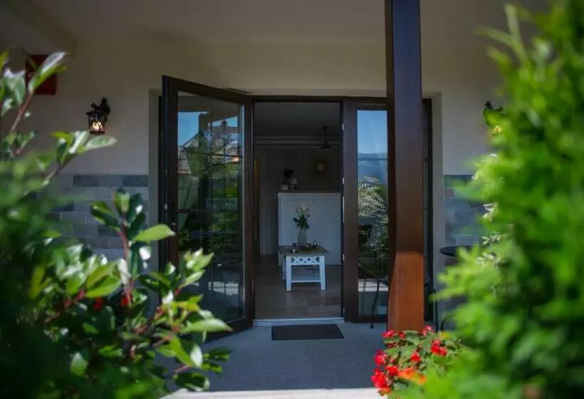 Majatalo Uphill Residence