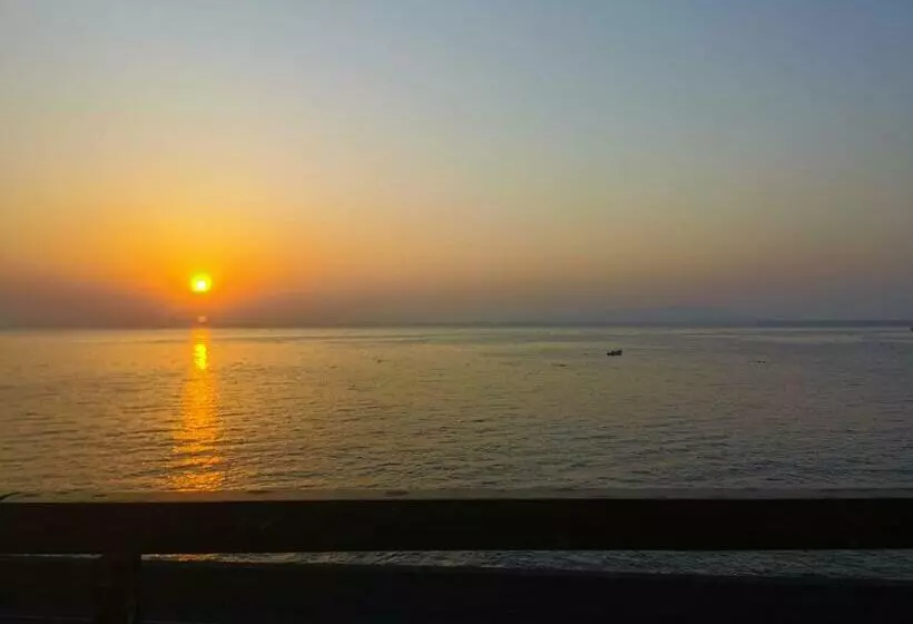 Ryokan Izu Hokkawa Seaside Guesthouse 伊豆北川の家