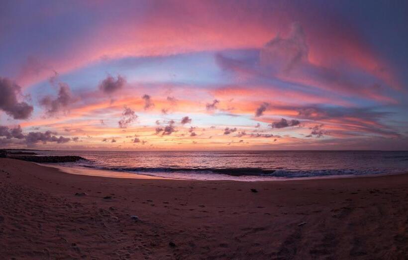 هتل Surfpoint Sri Lanka Kite Village