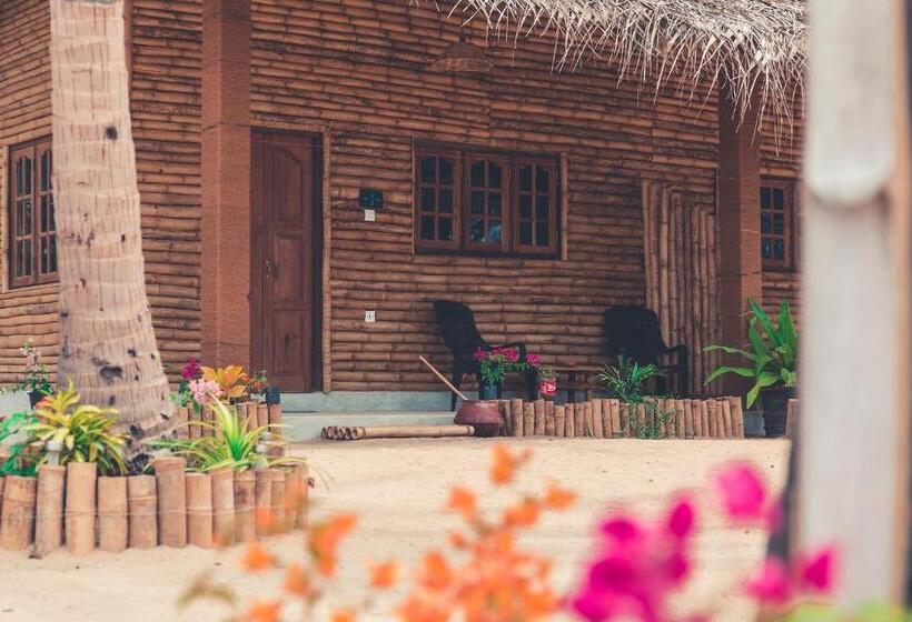 هتل Surfpoint Sri Lanka Kite Village