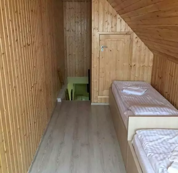 ペンション Casa Mots