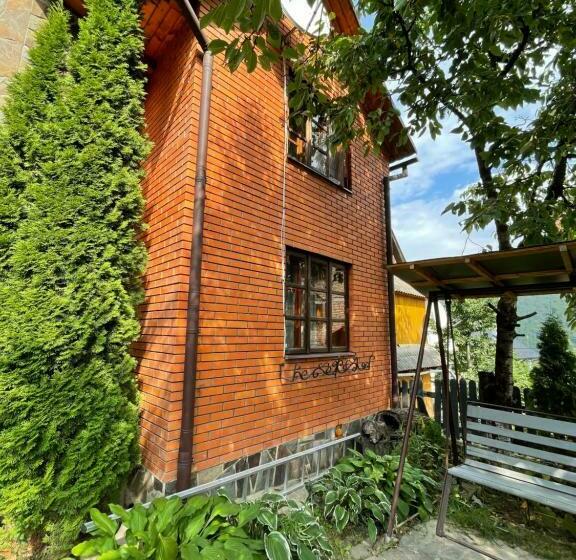 بنسيون Girske Povitria Cottage