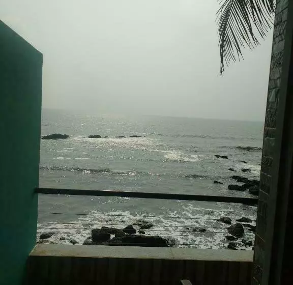 ペンション Om Ganesh Guest House Cliffside