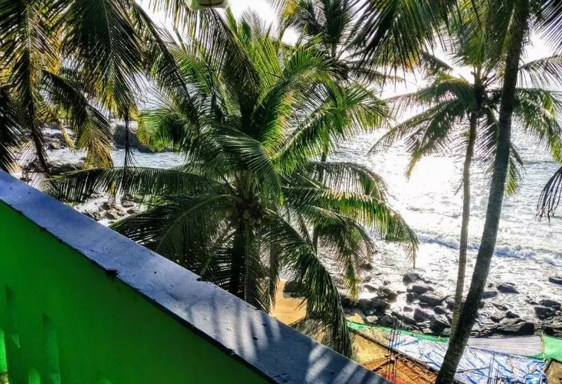 ペンション Om Ganesh Guest House Cliffside