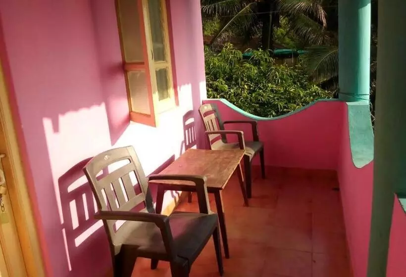 ペンション Om Ganesh Guest House Cliffside