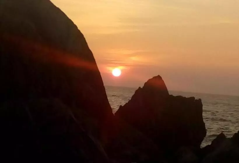 ペンション Om Ganesh Guest House Cliffside