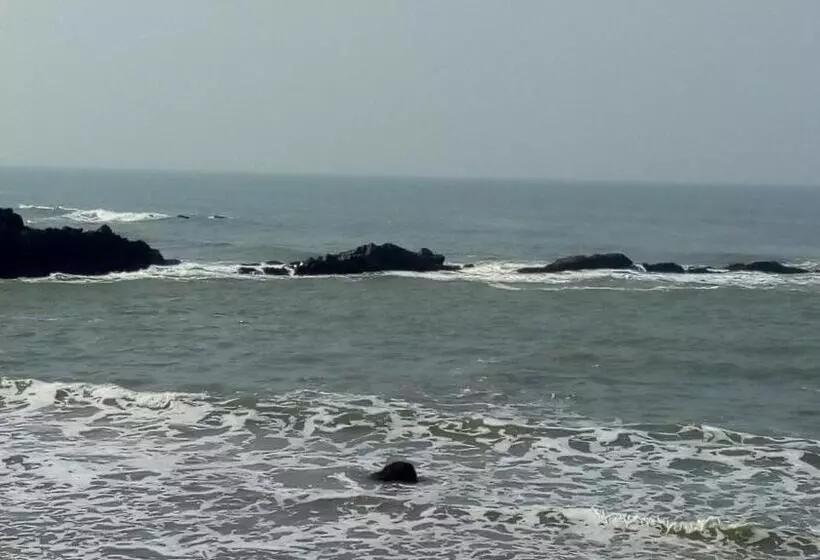 ペンション Om Ganesh Guest House Cliffside