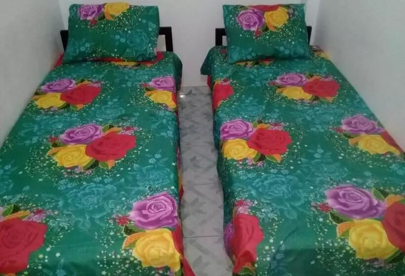 ペンション Rr House