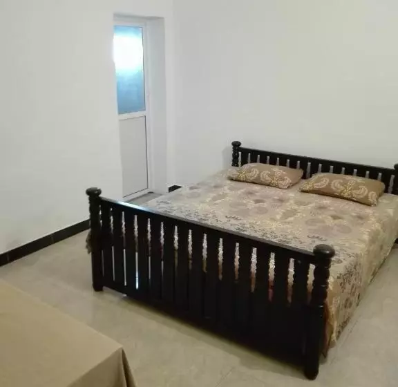 ペンション Rr House