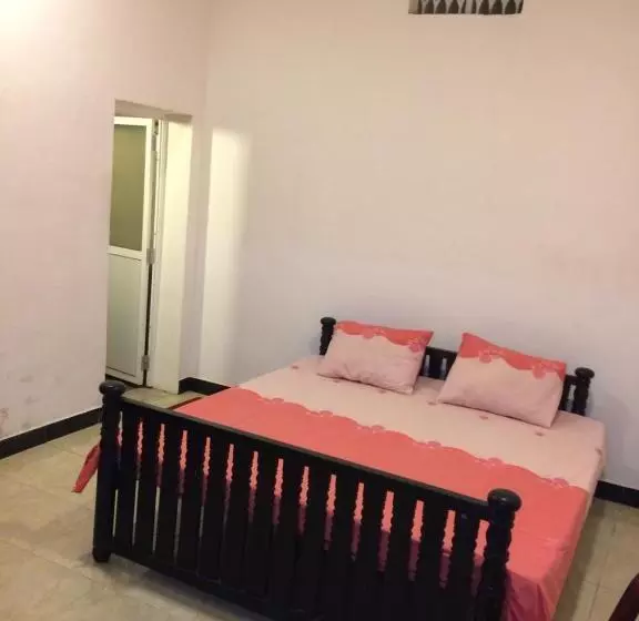 ペンション Rr House