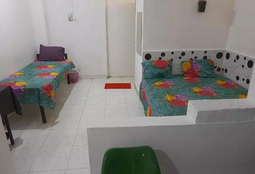 ペンション Rr House