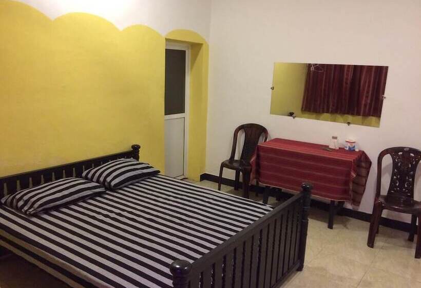 پانسیون Rr House