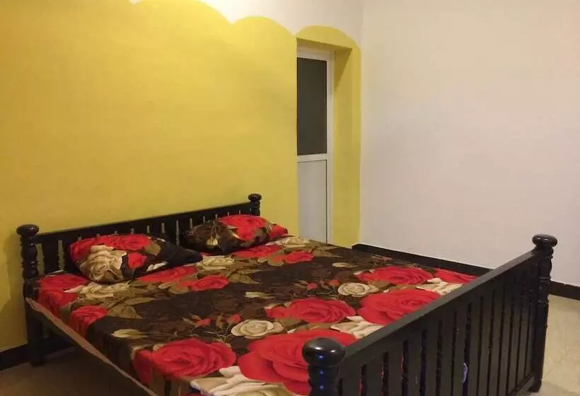 ペンション Rr House