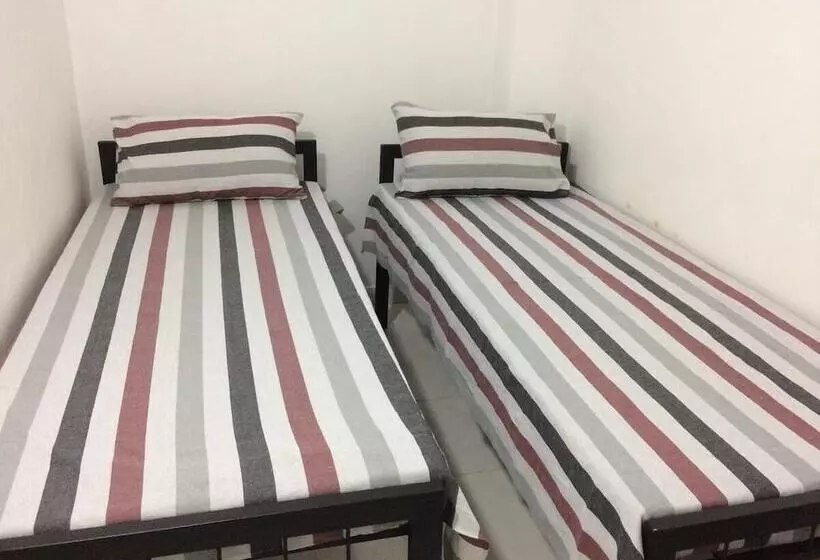 ペンション Rr House