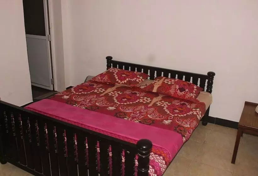 ペンション Rr House