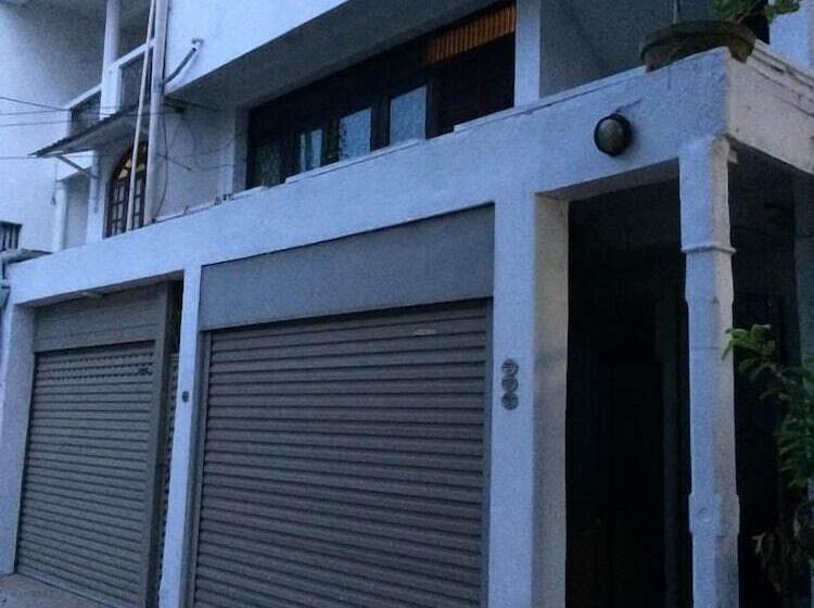 پانسیون Rr House