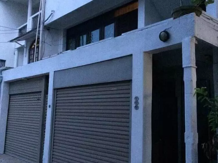 ペンション Rr House