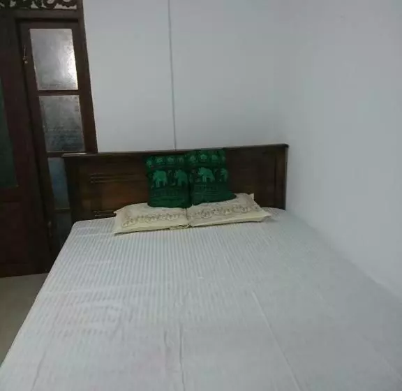 پانسیون Shan Villa