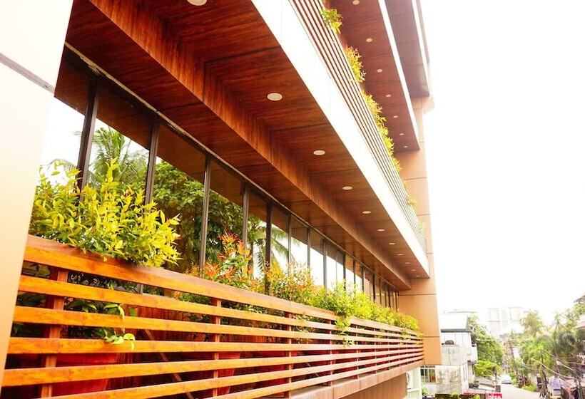 酒店 Thayamkery S Royal Inn