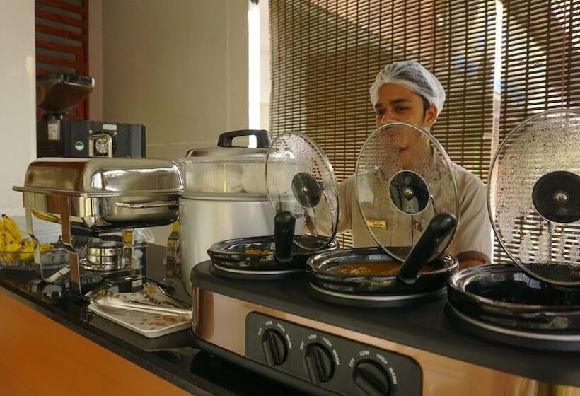 酒店 Thayamkery S Royal Inn