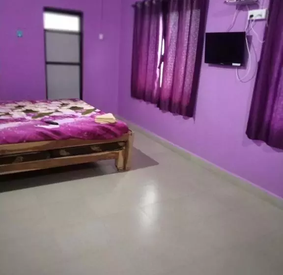 Majatalo Badami Cottage
