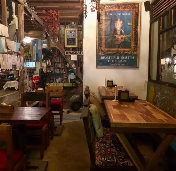 Majatalo Cafe Del Sunshine