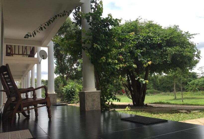بنسيون Goddess Garden Sigiriya