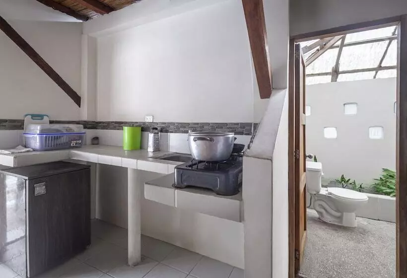 Majatalo La Casa Mompiche