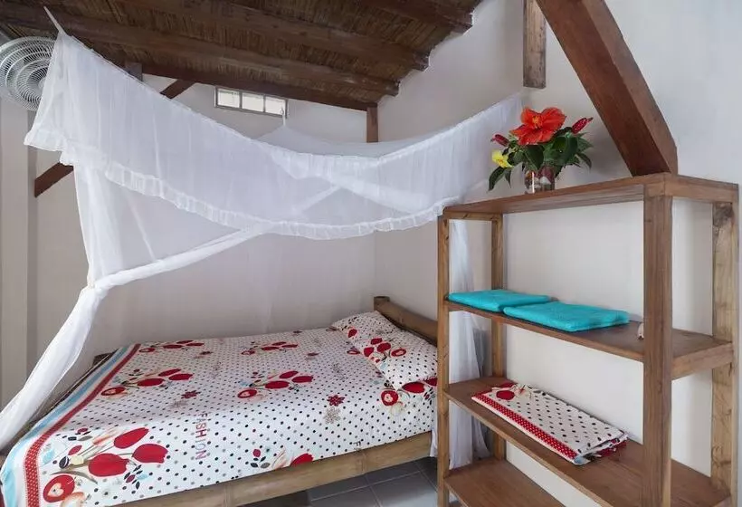 Majatalo La Casa Mompiche