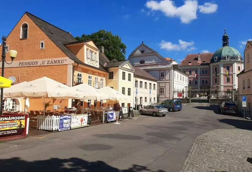 Majatalo Penzion  Restaurant U Zámku