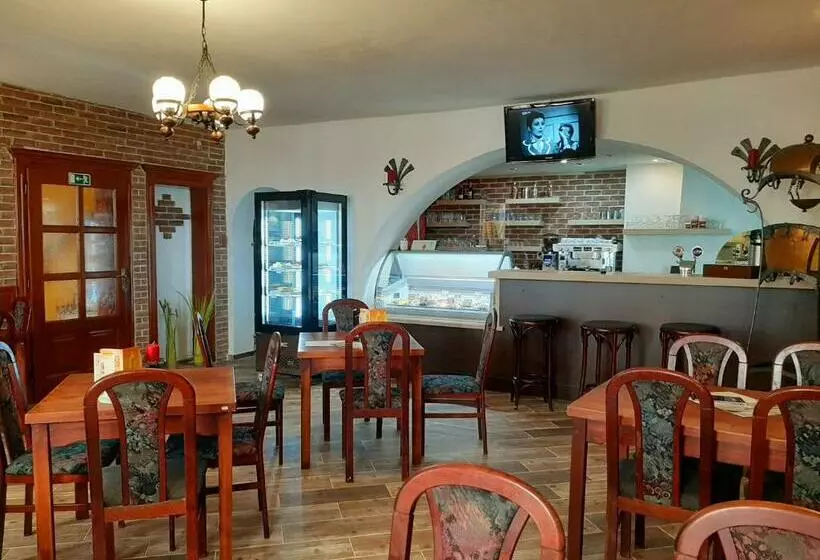 Majatalo Penzion  Restaurant U Zámku