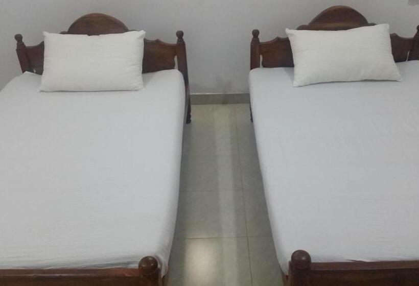 پانسیون Sunhill Lake Tourist Rest