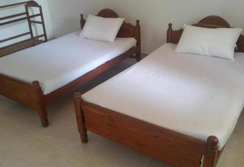 پانسیون Sunhill Lake Tourist Rest