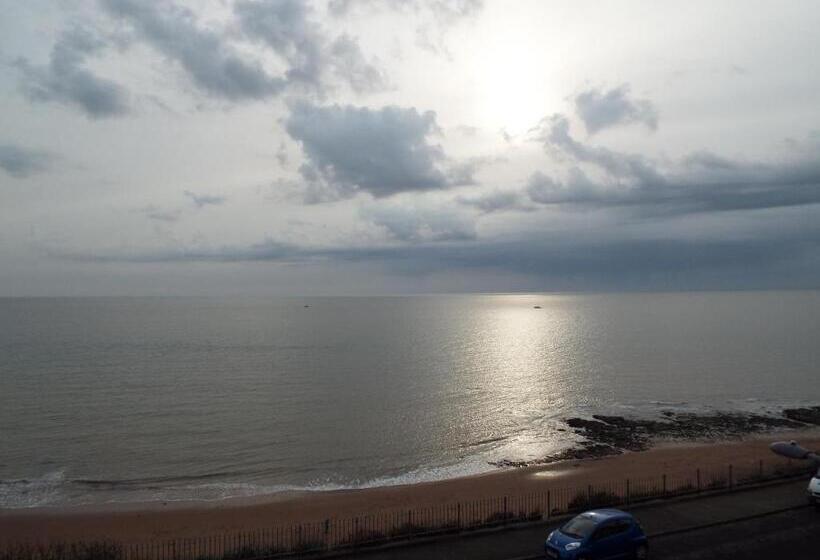 פנסיון The Devonhurst