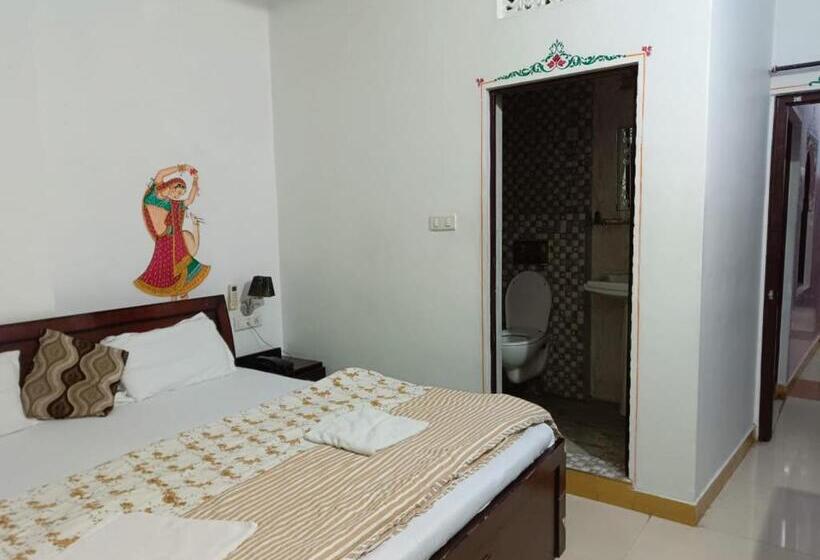 Majatalo The Royal Lake View Villa