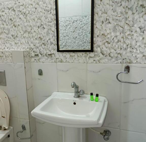 Majatalo The Royal Lake View Villa