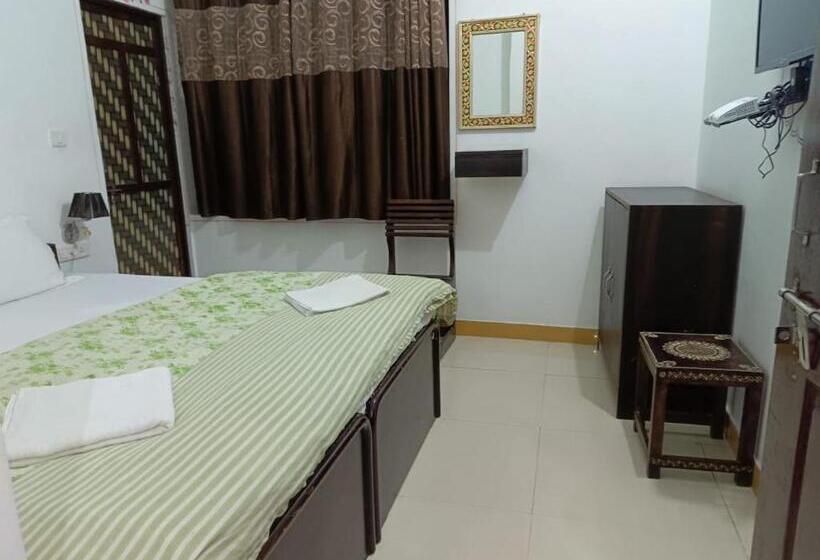 Majatalo The Royal Lake View Villa