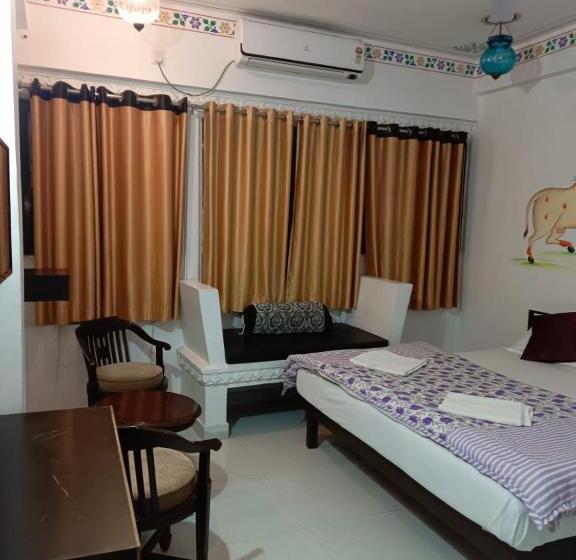 Majatalo The Royal Lake View Villa