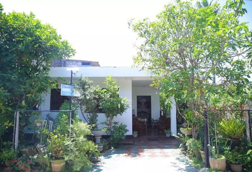 پانسیون Weerakoon Garden Guest