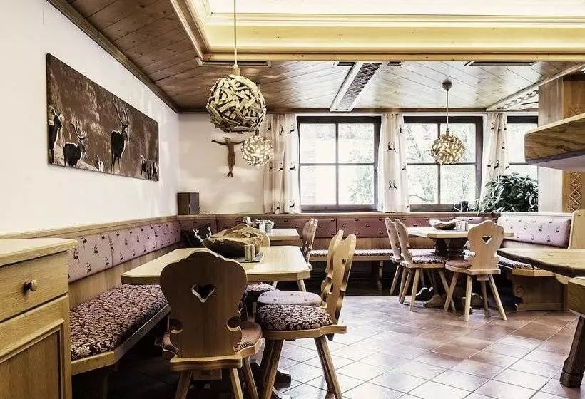 ペンション Atelier Garni Astei