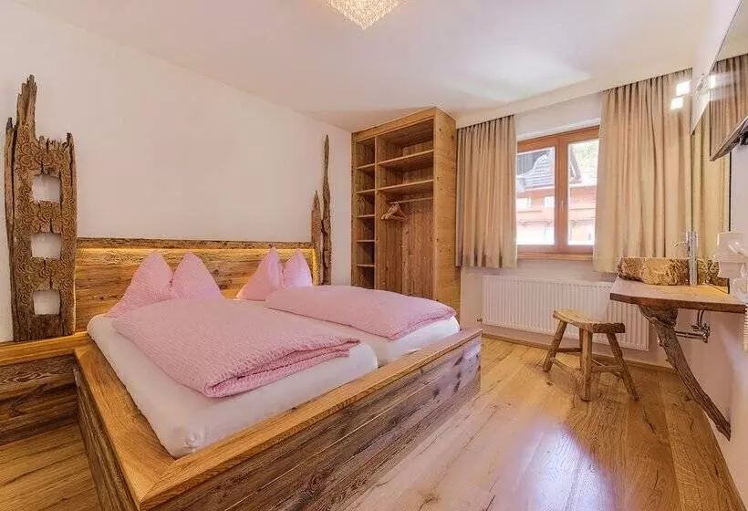 ペンション Atelier Garni Astei