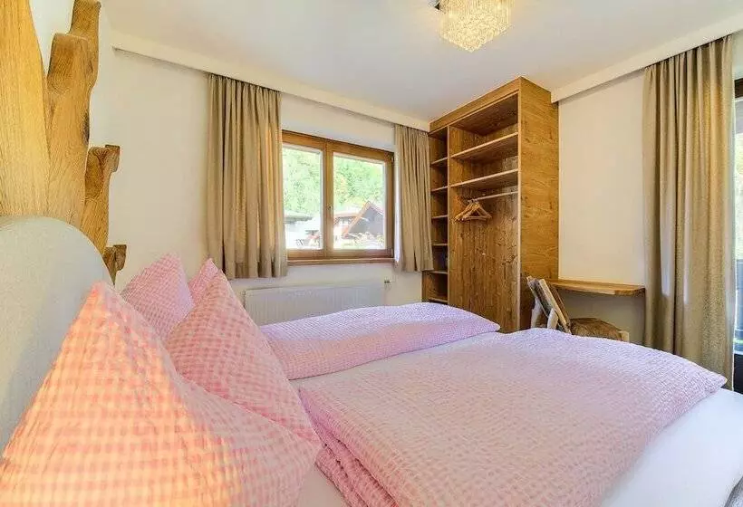 ペンション Atelier Garni Astei