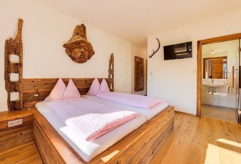 פנסיון Atelier Garni Astei