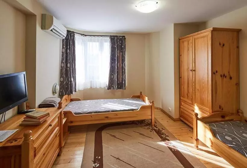 ペンション Guest House Mira