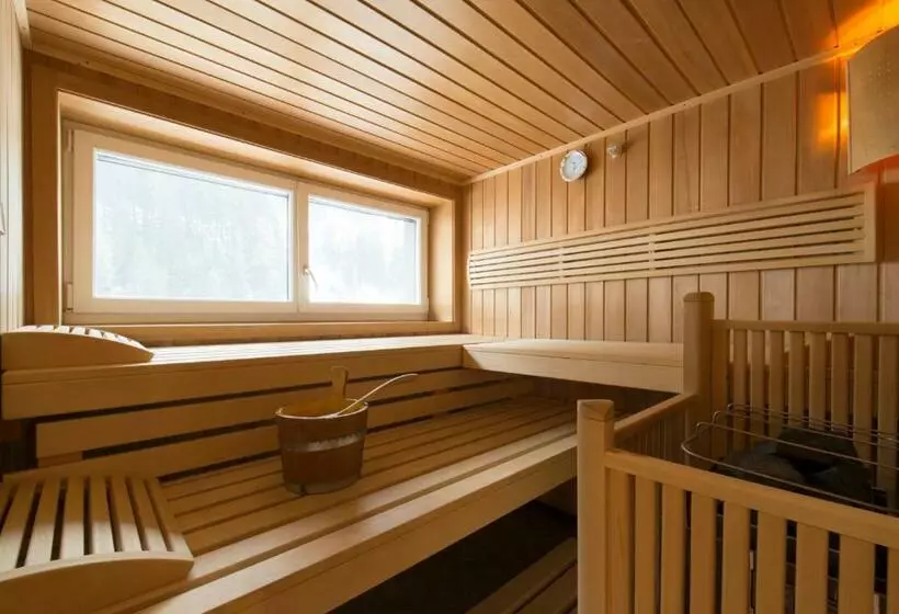 ペンション Haus Bergkristall