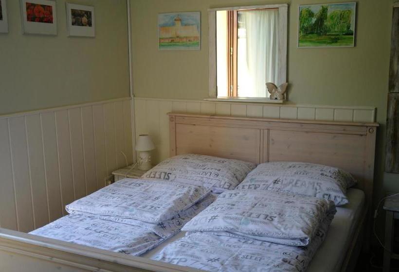 پانسیون Nóra Apartman