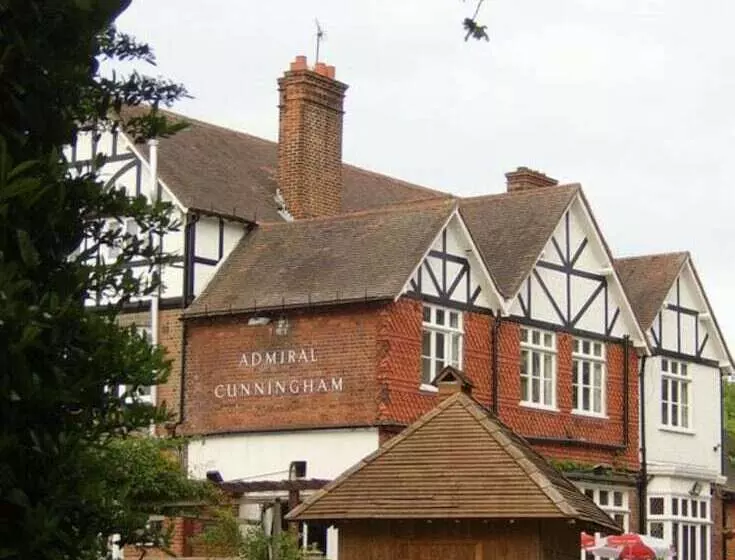 Retkeilymaja The Admiral Cunningham