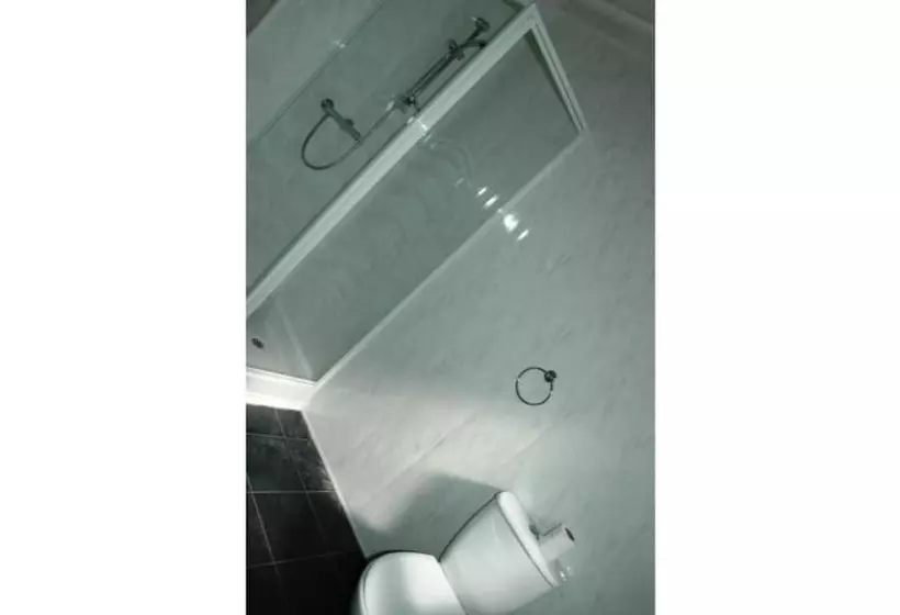 Retkeilymaja The Admiral Cunningham