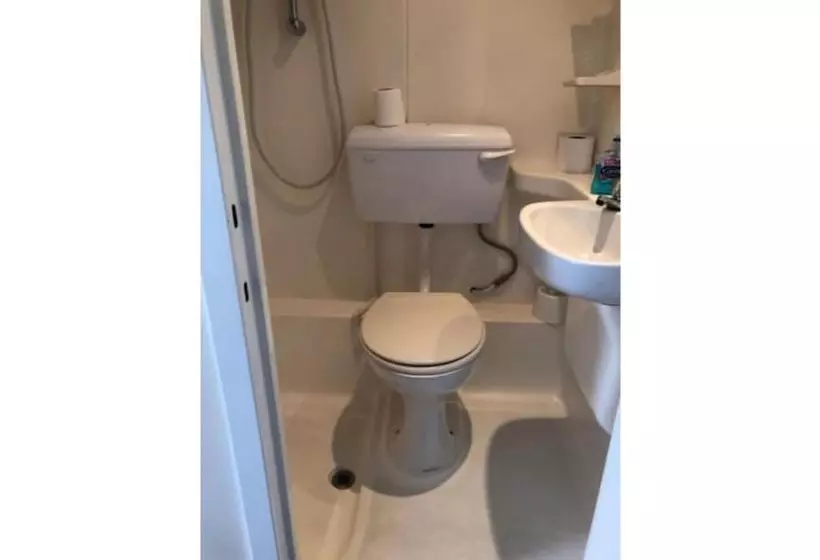 Retkeilymaja The Admiral Cunningham